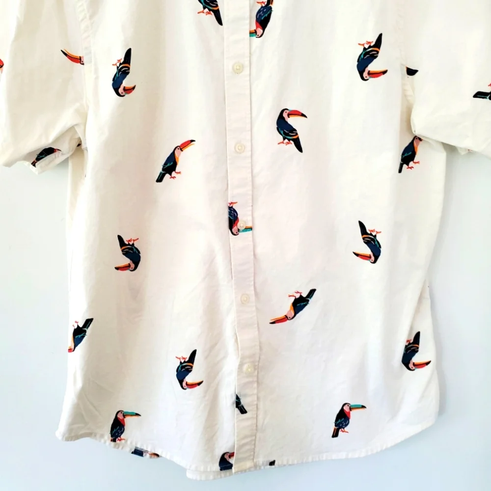 OLD NAVY Men L Ivory Colorful Toucan SS Button Up Shirt "Built In Flex" Tropical - Picture 4 of 14
